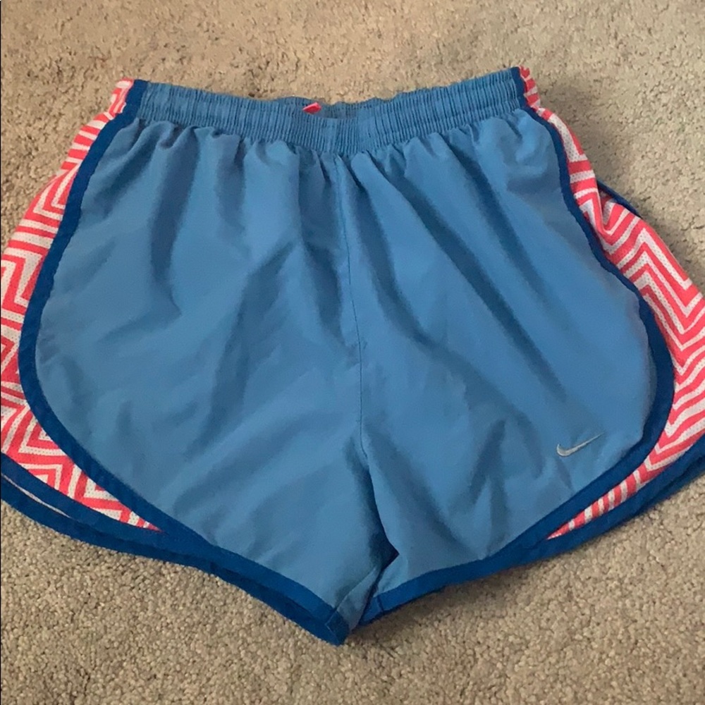 NIKE TEMPO WOMENS SHORTS (XS)